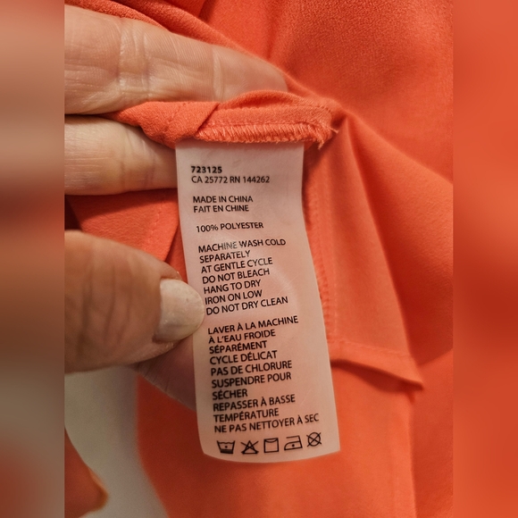 NWT DEX | The Suit Shop New York V-neck Blouse.With buttons.| Sz XS. No flaws. - Picture 4 of 6